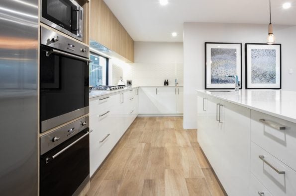 LOOK NO FURTHER THAN THIS 4X2 IN LAKELANDS!!