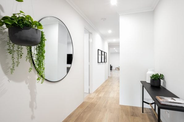 LOOK NO FURTHER THAN THIS 4X2 IN LAKELANDS!!
