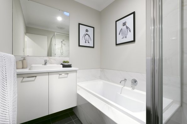 STUNNING DEAL IN THE HEART OF ARMADALE!!