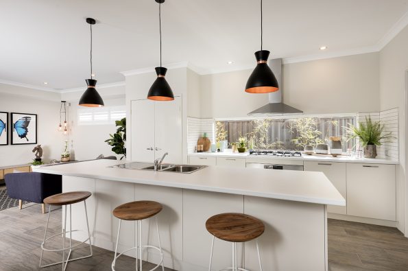 STUNNING DEAL IN THE HEART OF ARMADALE!!