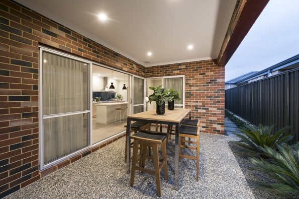 STUNNING DEAL IN THE HEART OF ARMADALE!!
