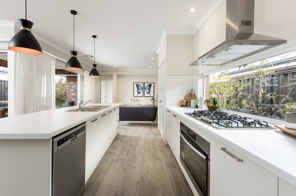 STUNNING DEAL IN THE HEART OF ARMADALE!!