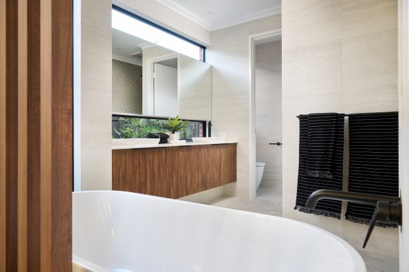 AMAZING 4-BEDROOM, TWO-BATHROOM HOME IN HIGH WYCOMBE!!