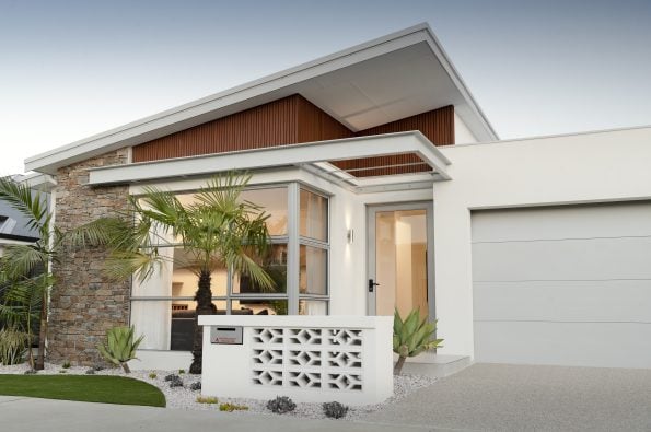 AMAZING HOME IN STUNNING HUNTINGDALE!!