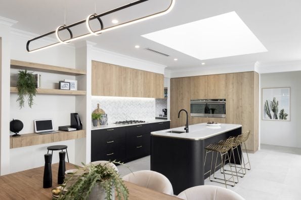 AMAZING HOME IN STUNNING HUNTINGDALE!!