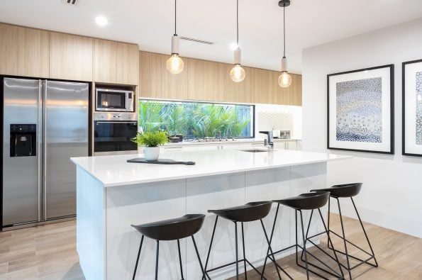 MODERN LIVING IN MANDOGALUP!!