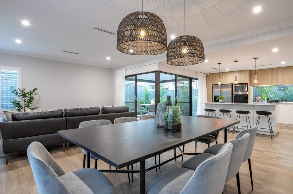 MODERN LIVING IN MANDOGALUP!!