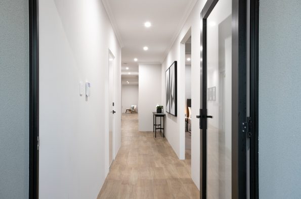 MODERN LIVING IN MANDOGALUP!!