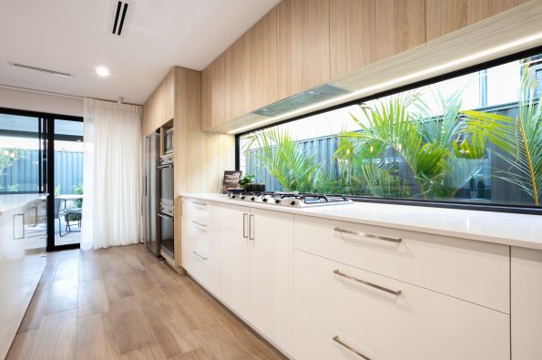 MODERN LIVING IN MANDOGALUP!!