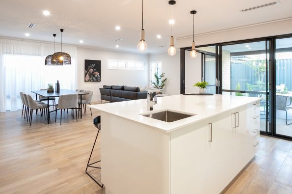 MODERN LIVING IN MANDOGALUP!!
